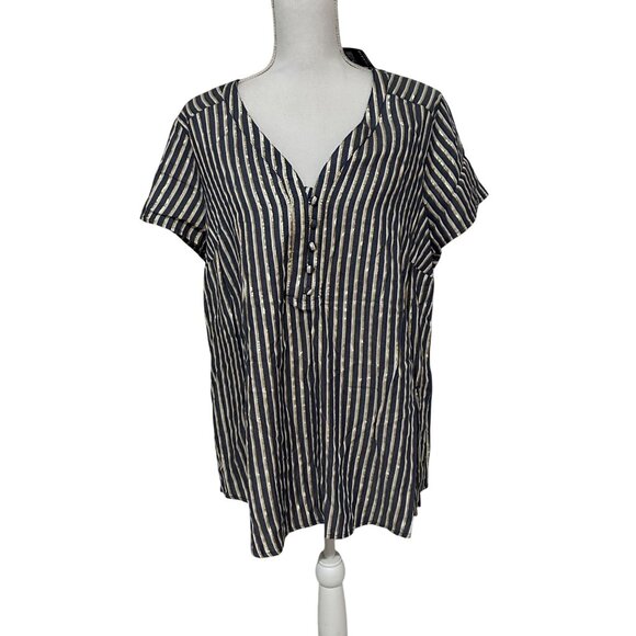 Torrid New Metallic Striped Short Sleeve Blouse W/ Button Detail Size 1X (14-16) - Picture 2 of 14